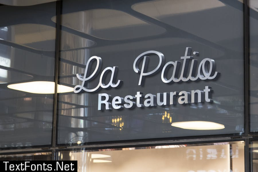 La Patio Script Font